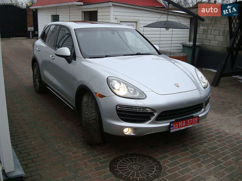 Внедорожник / Кроссовер Porsche Cayenne 2014 в Ровно