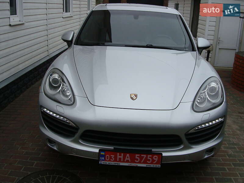 Внедорожник / Кроссовер Porsche Cayenne 2014 в Ровно