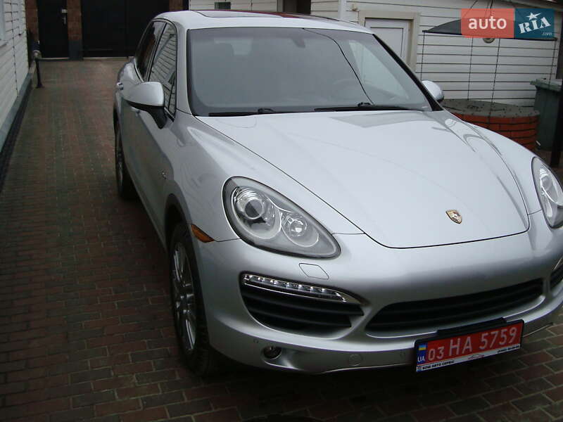 Внедорожник / Кроссовер Porsche Cayenne 2014 в Ровно