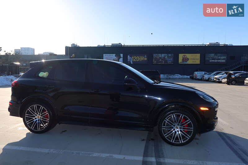 Внедорожник / Кроссовер Porsche Cayenne 2015 в Киеве
