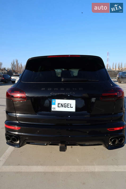 Внедорожник / Кроссовер Porsche Cayenne 2015 в Киеве