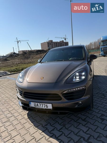Позашляховик / Кросовер Porsche Cayenne 2012 в Луцьку
