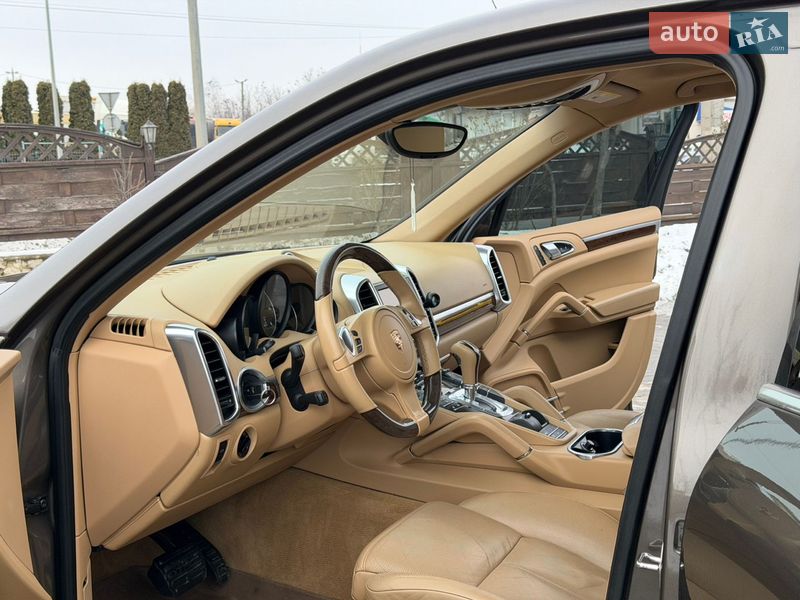 Внедорожник / Кроссовер Porsche Cayenne 2013 в Тернополе