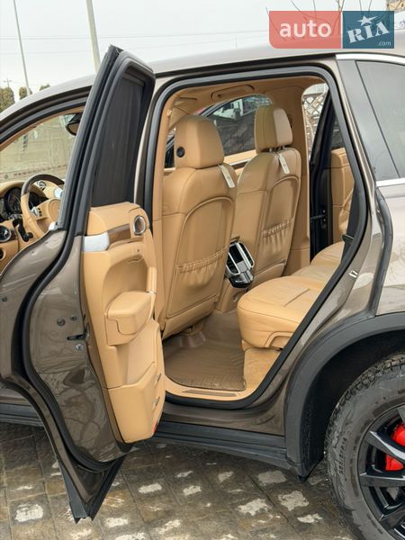 Внедорожник / Кроссовер Porsche Cayenne 2013 в Тернополе