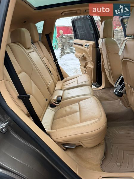 Внедорожник / Кроссовер Porsche Cayenne 2013 в Тернополе