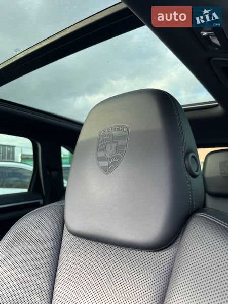 Внедорожник / Кроссовер Porsche Cayenne 2016 в Киеве