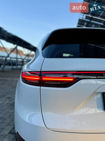 Внедорожник / Кроссовер Porsche Cayenne 2021 в Львове