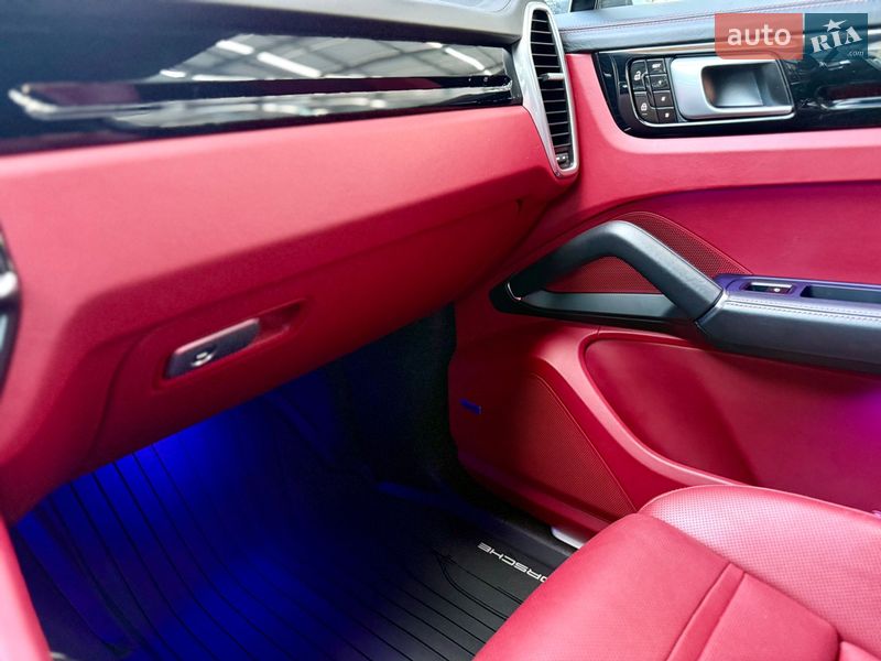 Внедорожник / Кроссовер Porsche Cayenne 2021 в Львове