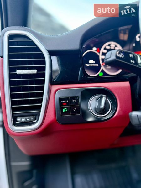 Внедорожник / Кроссовер Porsche Cayenne 2021 в Львове