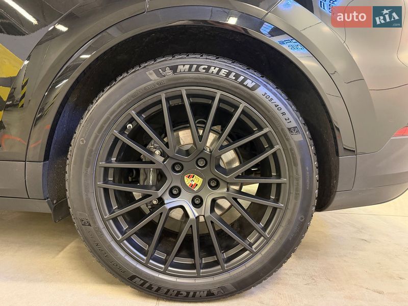 Внедорожник / Кроссовер Porsche Cayenne 2023 в Киеве