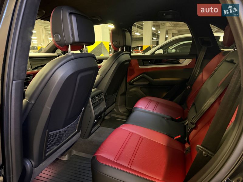 Внедорожник / Кроссовер Porsche Cayenne 2023 в Киеве