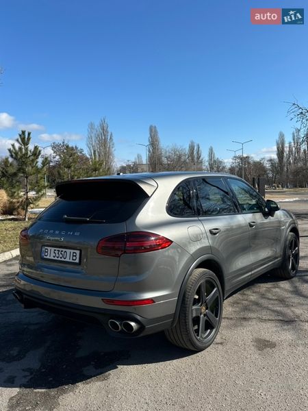 Позашляховик / Кросовер Porsche Cayenne 2015 в Кременчуці