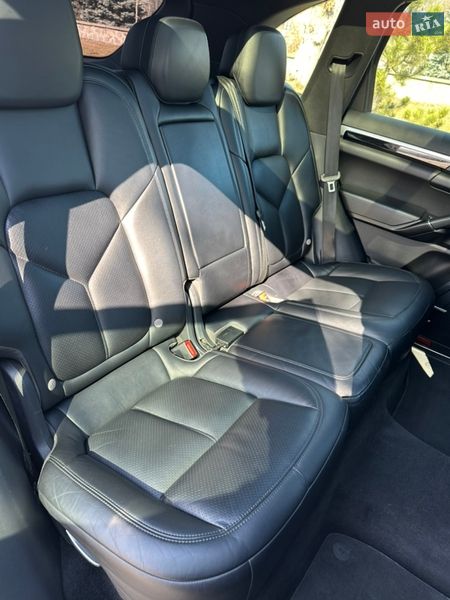 Позашляховик / Кросовер Porsche Cayenne 2015 в Кременчуці