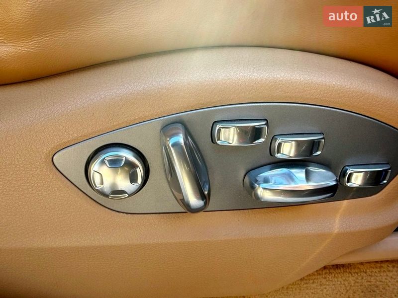 Внедорожник / Кроссовер Porsche Cayenne 2010 в Хмельницком