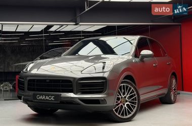 Внедорожник / Кроссовер Porsche Cayenne 2019 в Киеве