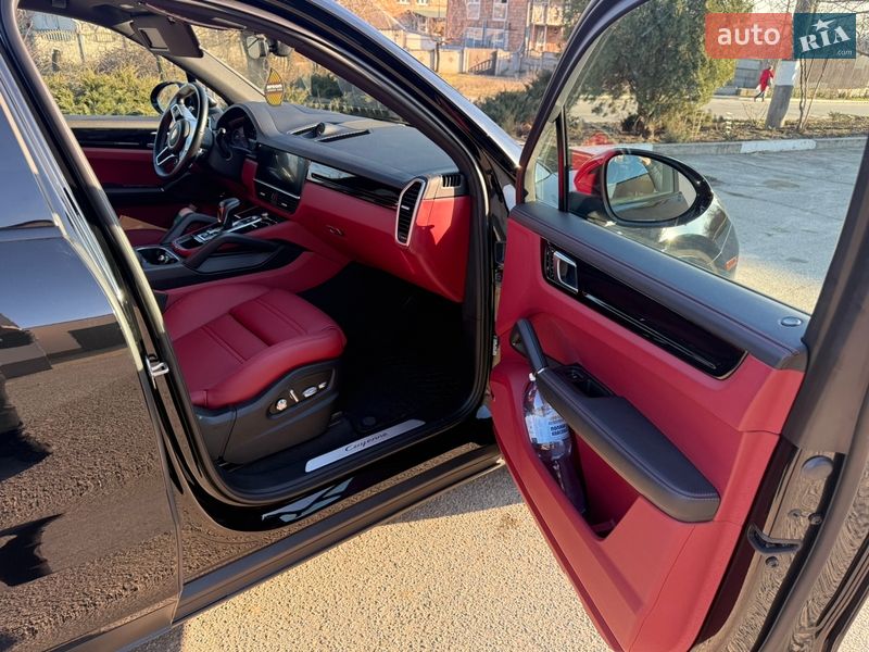 Внедорожник / Кроссовер Porsche Cayenne 2019 в Запорожье