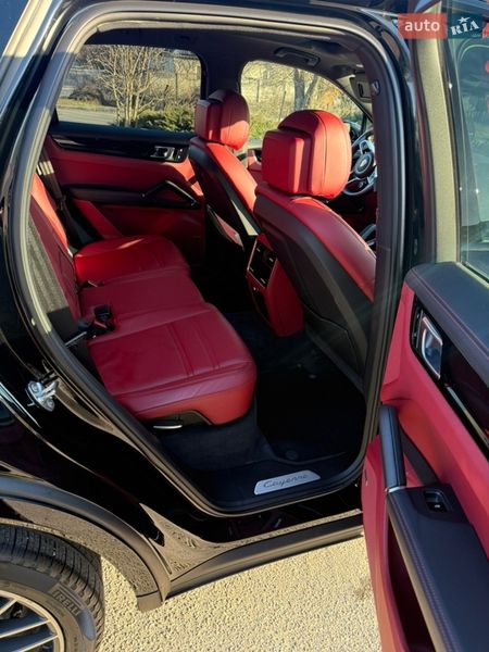 Внедорожник / Кроссовер Porsche Cayenne 2019 в Запорожье