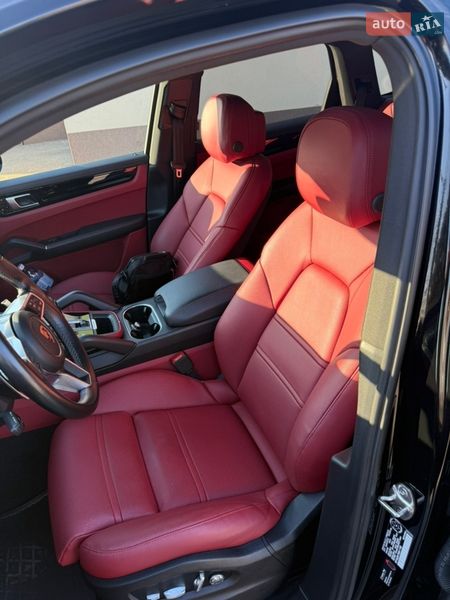 Внедорожник / Кроссовер Porsche Cayenne 2019 в Запорожье