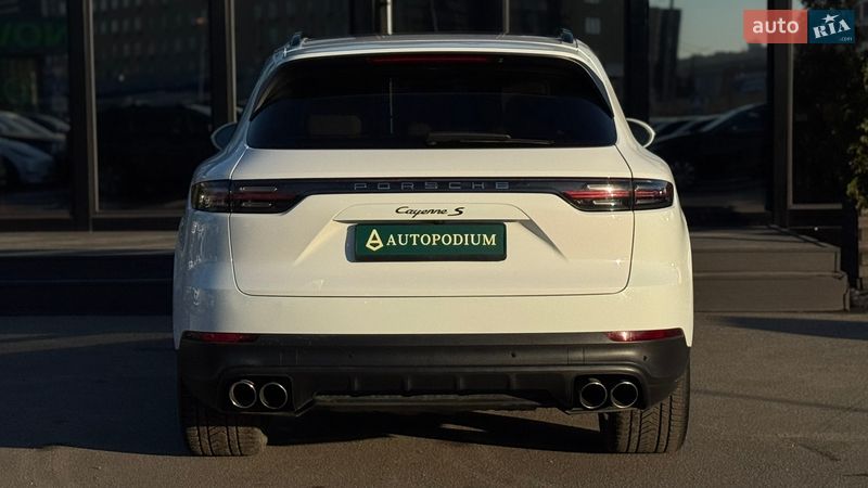 Внедорожник / Кроссовер Porsche Cayenne 2018 в Киеве