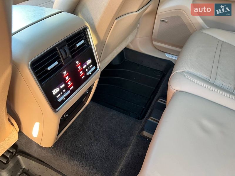 Позашляховик / Кросовер Porsche Cayenne 2019 в Києві