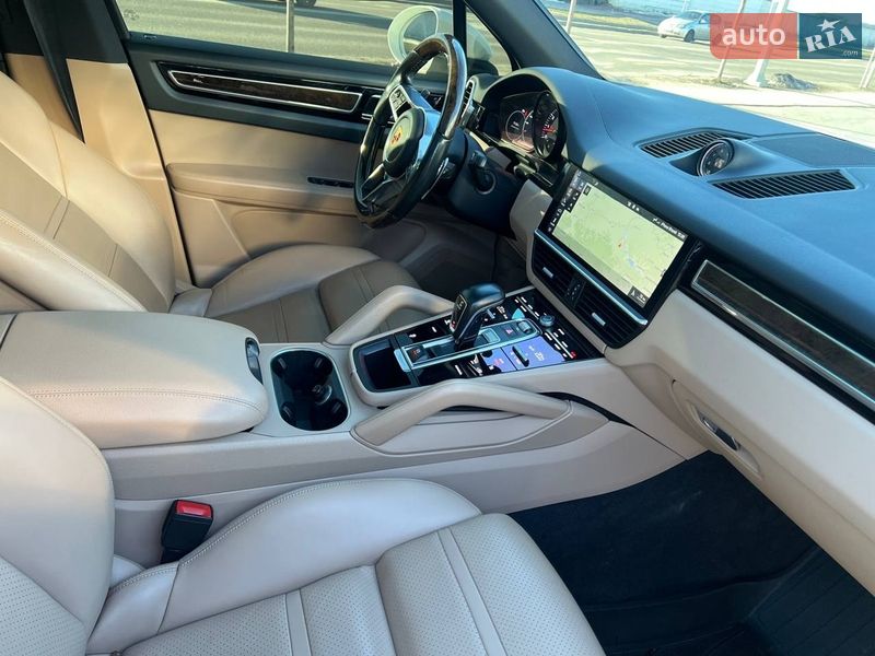 Позашляховик / Кросовер Porsche Cayenne 2019 в Києві