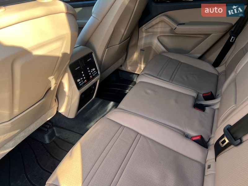 Позашляховик / Кросовер Porsche Cayenne 2019 в Києві