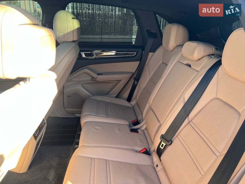 Позашляховик / Кросовер Porsche Cayenne 2019 в Києві