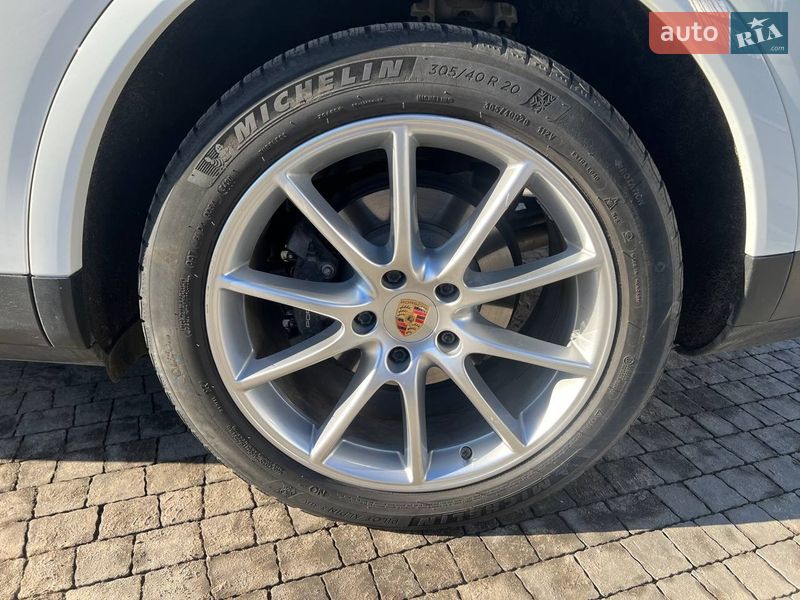 Позашляховик / Кросовер Porsche Cayenne 2019 в Києві