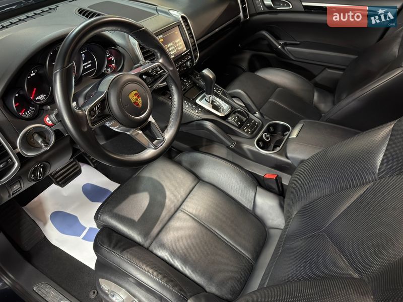 Внедорожник / Кроссовер Porsche Cayenne 2016 в Тернополе