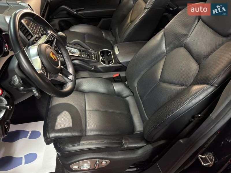 Внедорожник / Кроссовер Porsche Cayenne 2016 в Тернополе