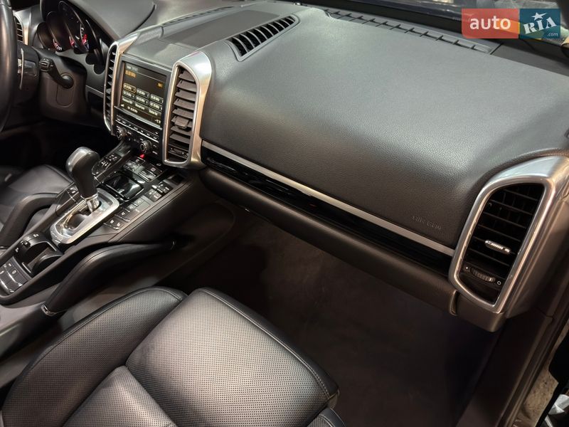 Внедорожник / Кроссовер Porsche Cayenne 2016 в Тернополе