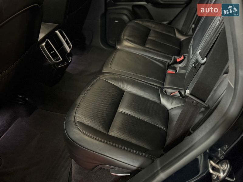 Внедорожник / Кроссовер Porsche Cayenne 2016 в Тернополе