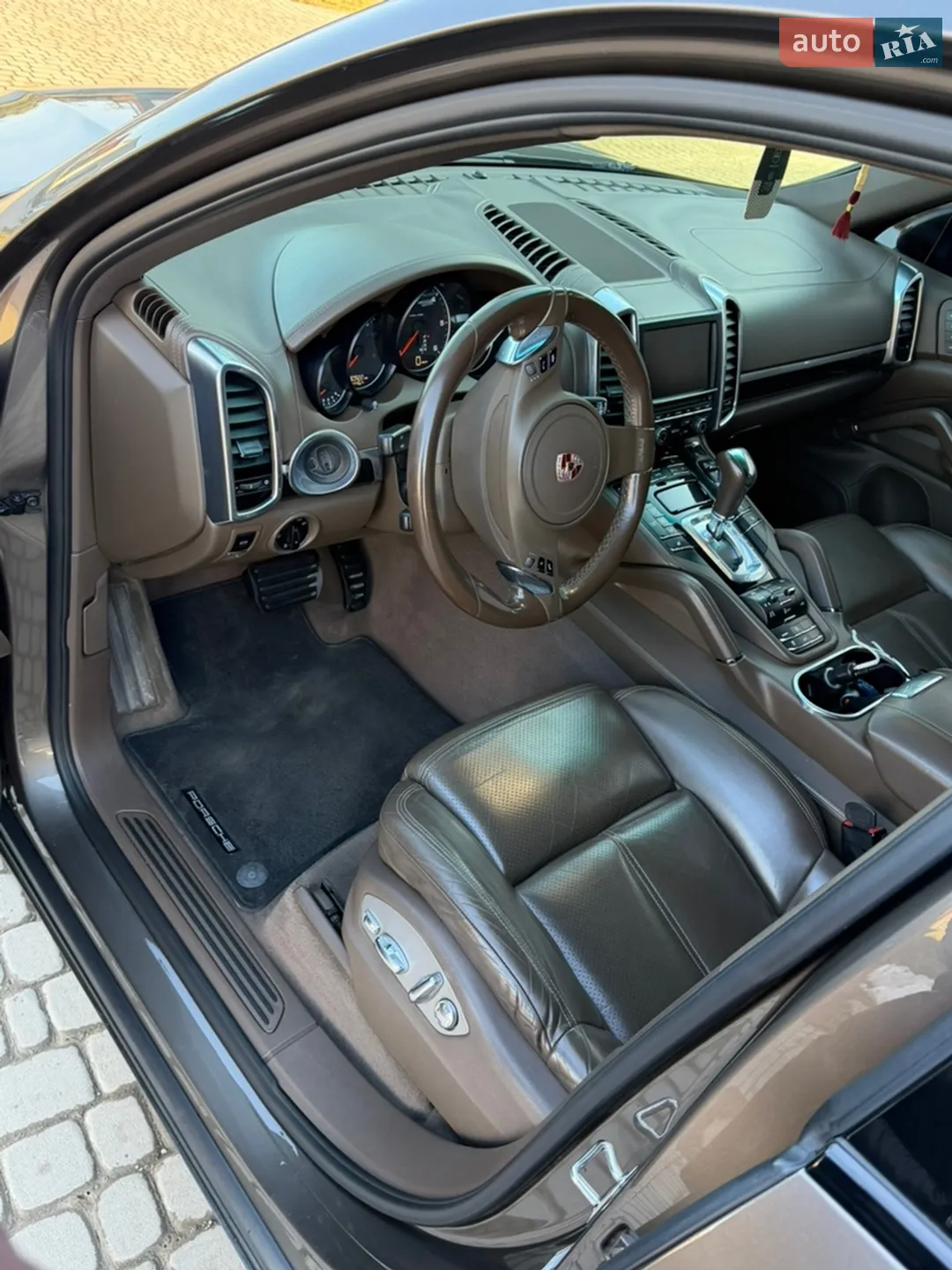 2010 Porsche Cayenne - мініатюра 21