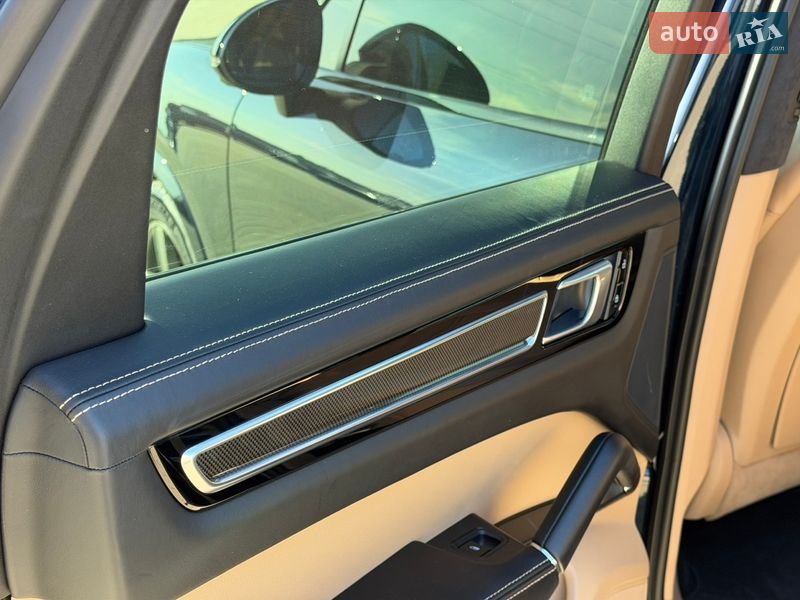 Внедорожник / Кроссовер Porsche Cayenne 2018 в Киеве