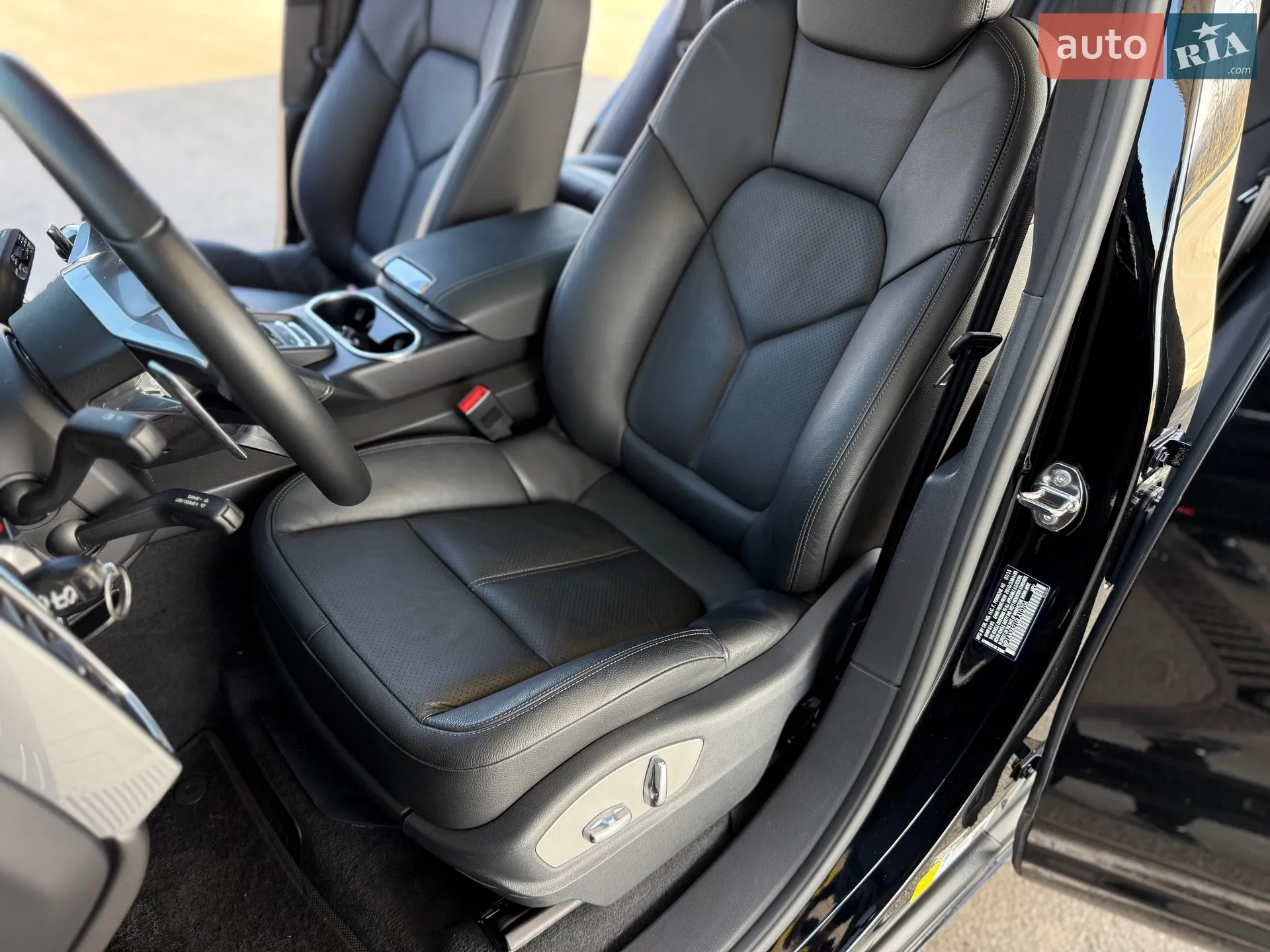 2016 Porsche Cayenne - мініатюра 19