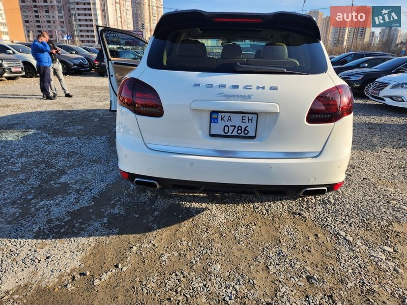 Внедорожник / Кроссовер Porsche Cayenne 2012 в Киеве