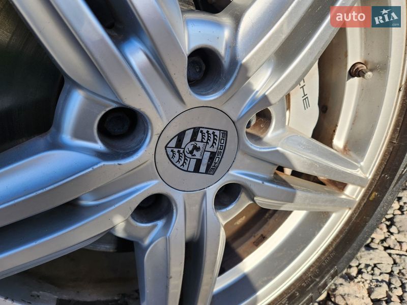 Внедорожник / Кроссовер Porsche Cayenne 2012 в Киеве