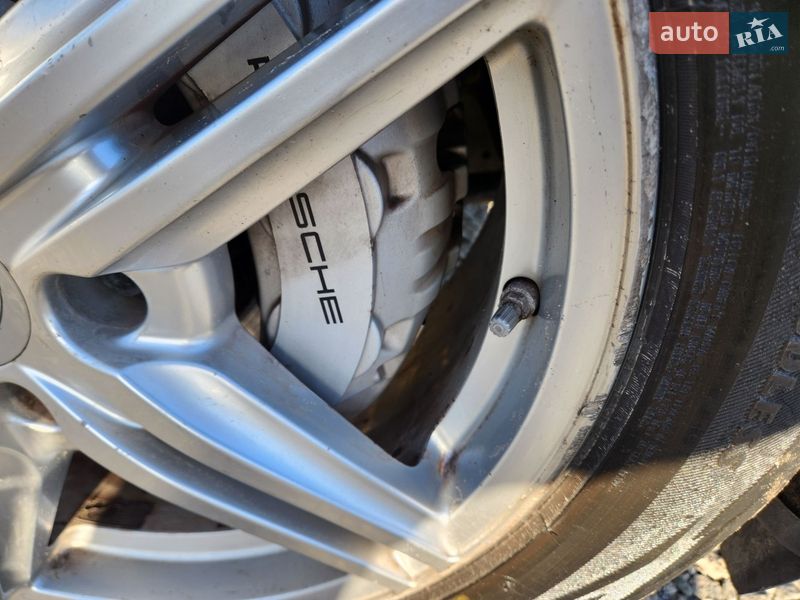 Внедорожник / Кроссовер Porsche Cayenne 2012 в Киеве