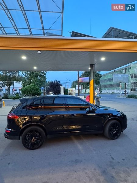 Внедорожник / Кроссовер Porsche Cayenne 2016 в Днепре