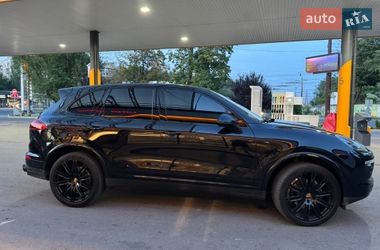 Внедорожник / Кроссовер Porsche Cayenne 2016 в Днепре