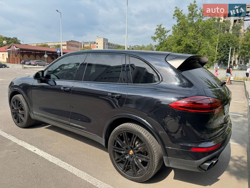 Внедорожник / Кроссовер Porsche Cayenne 2016 в Днепре