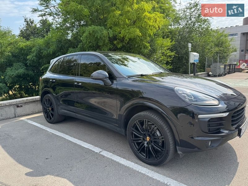 Внедорожник / Кроссовер Porsche Cayenne 2016 в Днепре