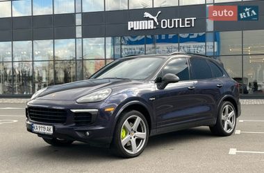 Внедорожник / Кроссовер Porsche Cayenne 2016 в Киеве