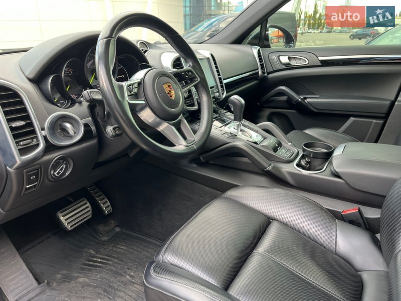 Позашляховик / Кросовер Porsche Cayenne 2016 в Києві