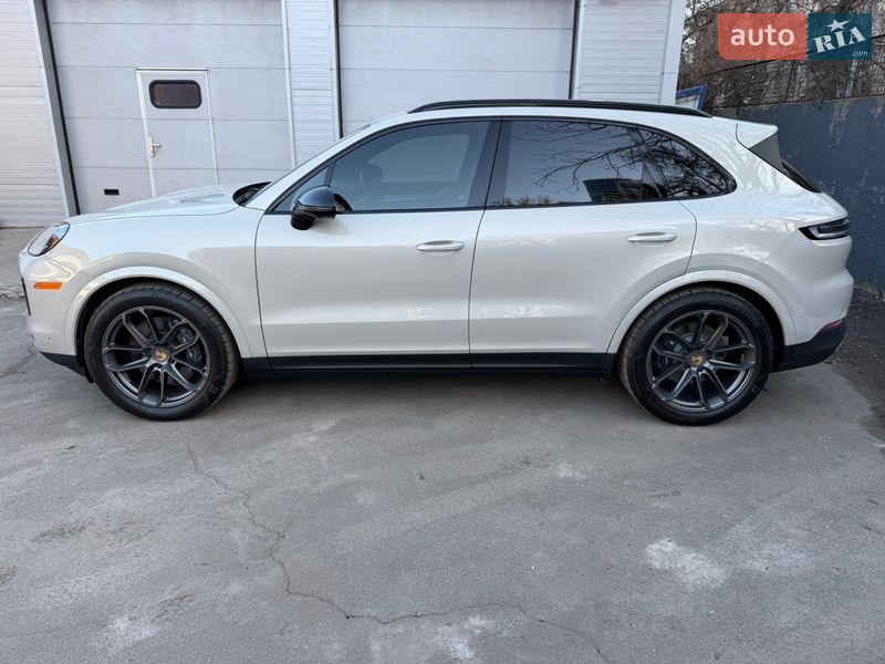 Внедорожник / Кроссовер Porsche Cayenne 2023 в Киеве