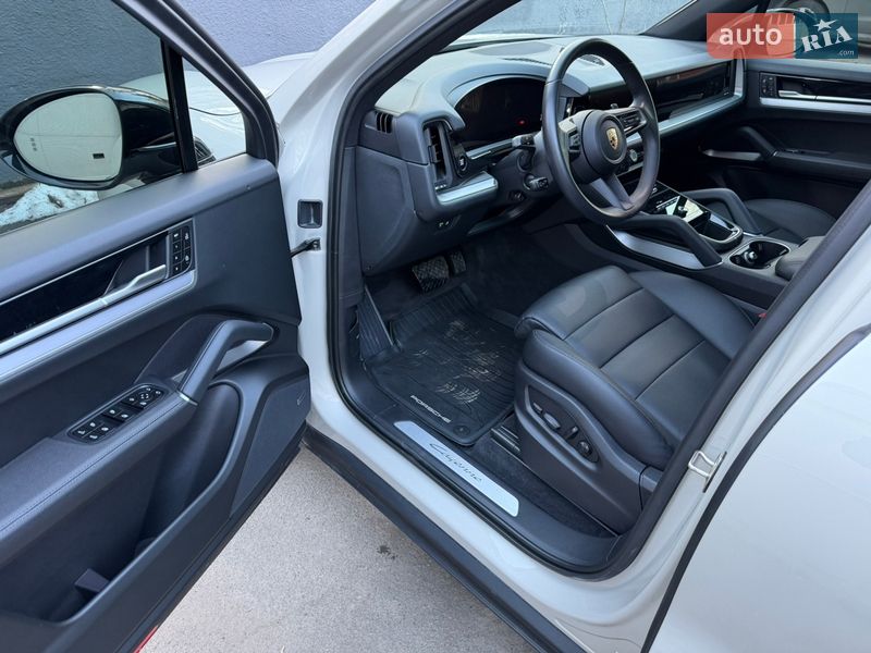 Внедорожник / Кроссовер Porsche Cayenne 2023 в Киеве