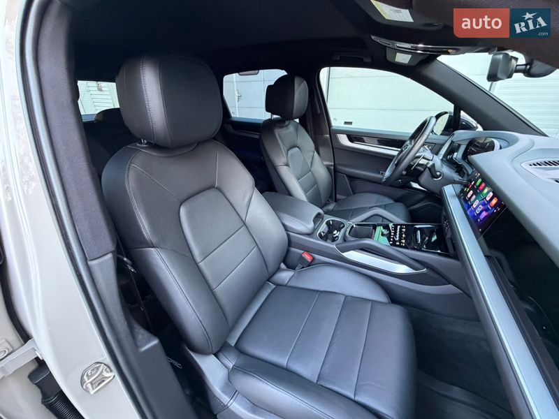 Внедорожник / Кроссовер Porsche Cayenne 2023 в Киеве