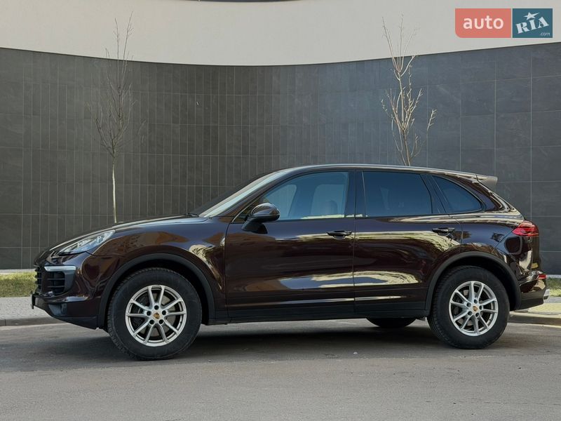 Позашляховик / Кросовер Porsche Cayenne 2015 в Києві