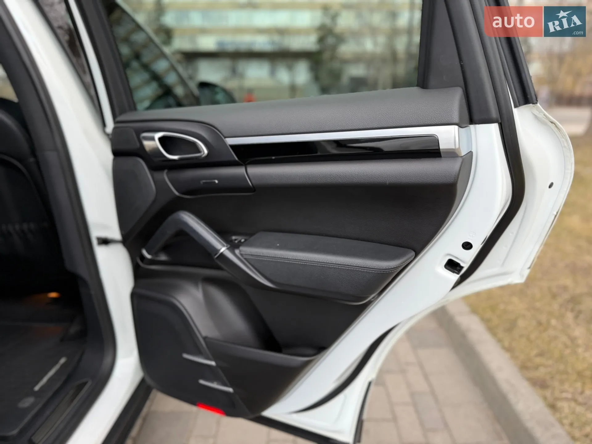 2017 Porsche Cayenne - мініатюра 30