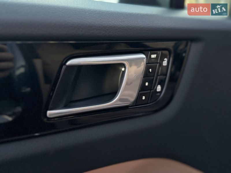 Внедорожник / Кроссовер Porsche Cayenne 2020 в Киеве